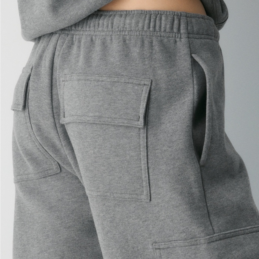 Aritzia TNA Sweatfleece Cozy Fleece Mega Fit Cargo Joggers Sweatpants